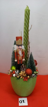 Egy gyertyás diótörős zöld kaspós dísz