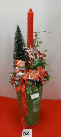 Zöld kaspó macival 