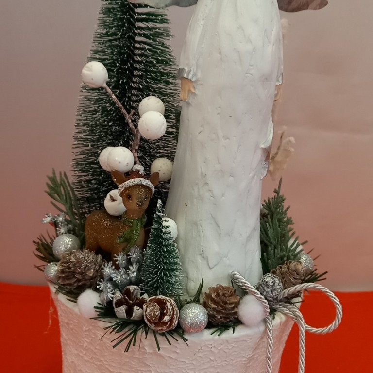 Fehér angyal őzikével