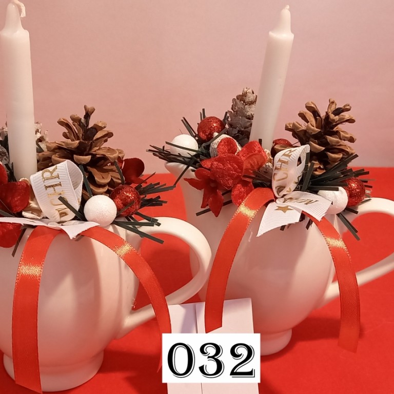 tejkiöntőben gyertyás dísz