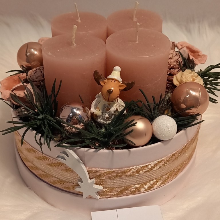 fehér dobozos dísz