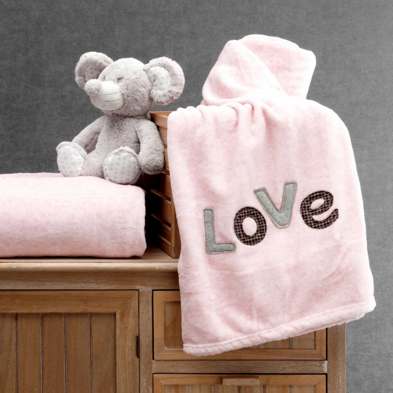 Love pink ágytakaró