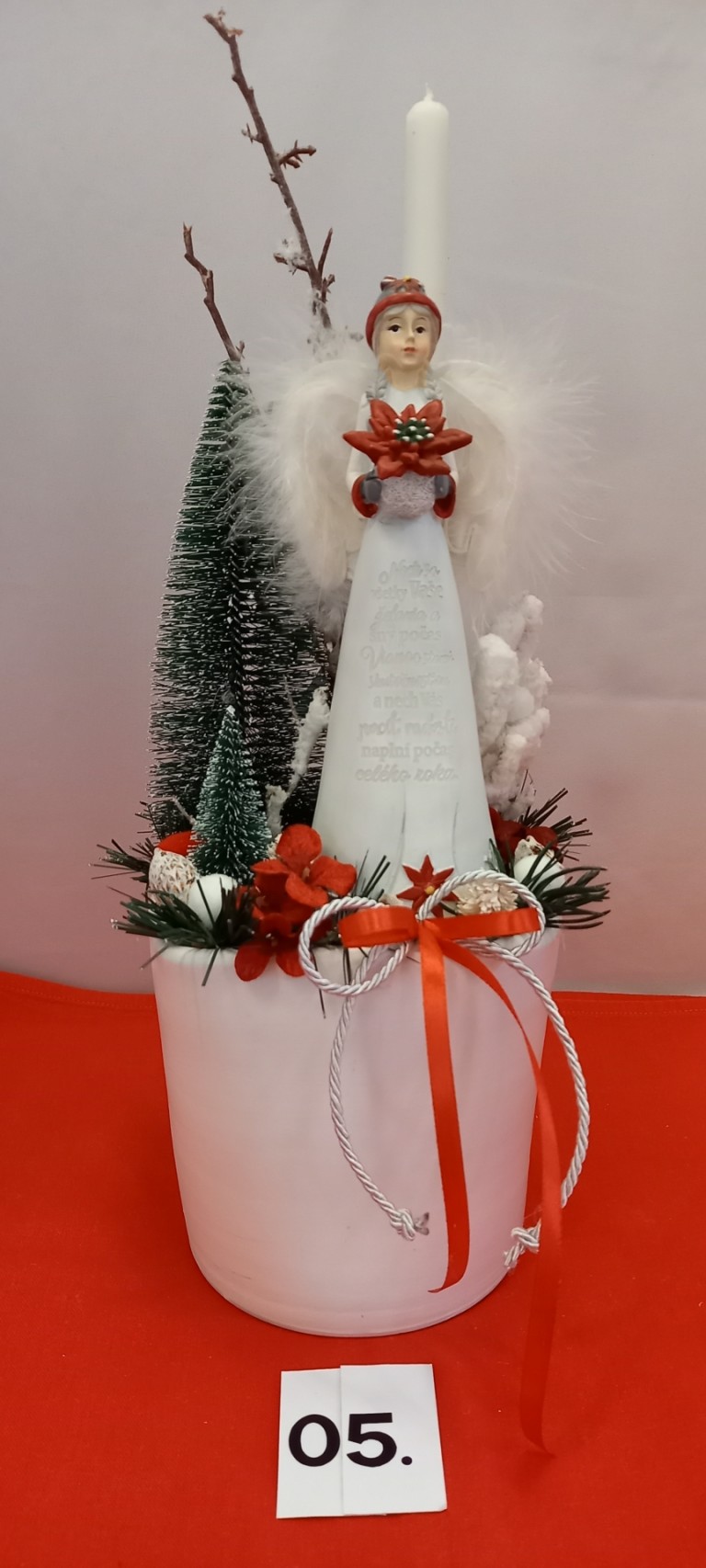 Fehér angyal kaspóban