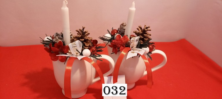 tejkiöntőben gyertyás dísz